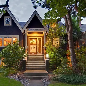 Bed & Breakfast House On Dunbar, Vancouver